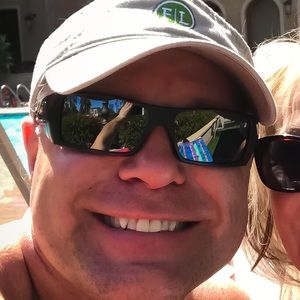 Meet your Posher, Eric